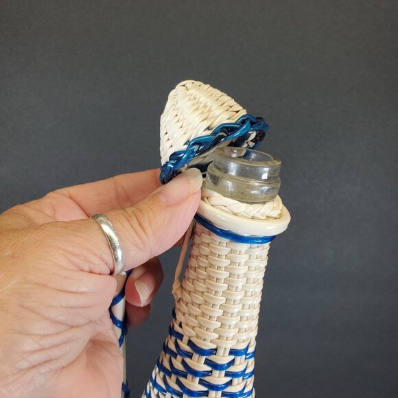 Vintage 1964 Spanish Blue Wicker-Wrapped Glass Wine Bottle with Lid - Rustic Spa - Picture 3 of 6